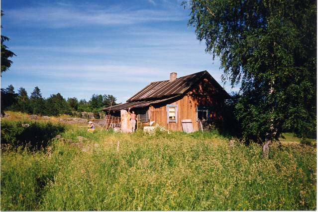 Robert Rapon entinen talon Kumolan kylässä 1990-luvun puolessa välissä.